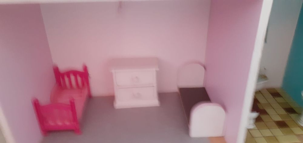 Domek drewniany dla lalek