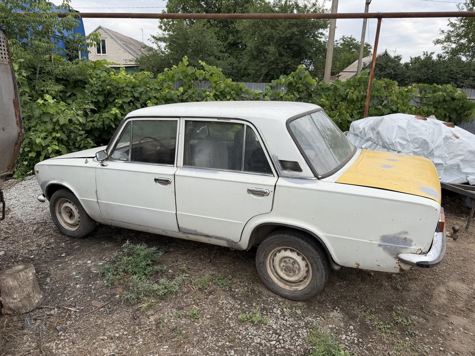 ВАЗ 21011.