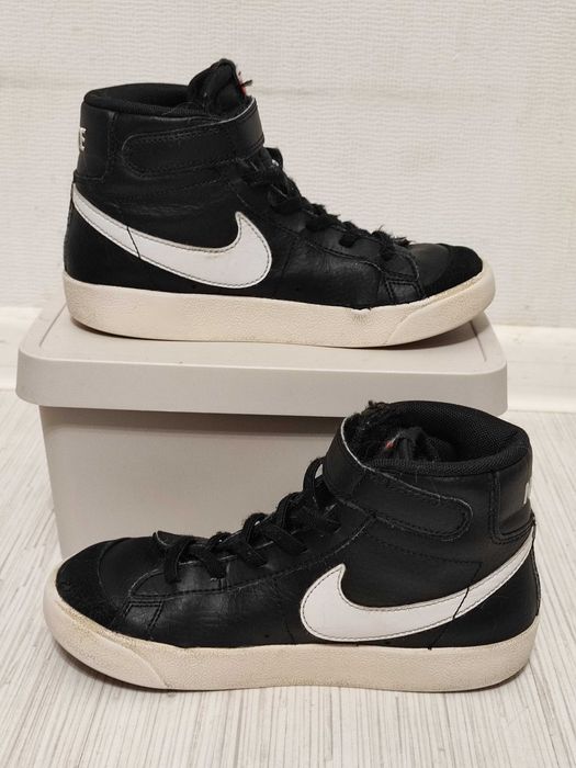 Кросівки Nike 33 р має широкий носок