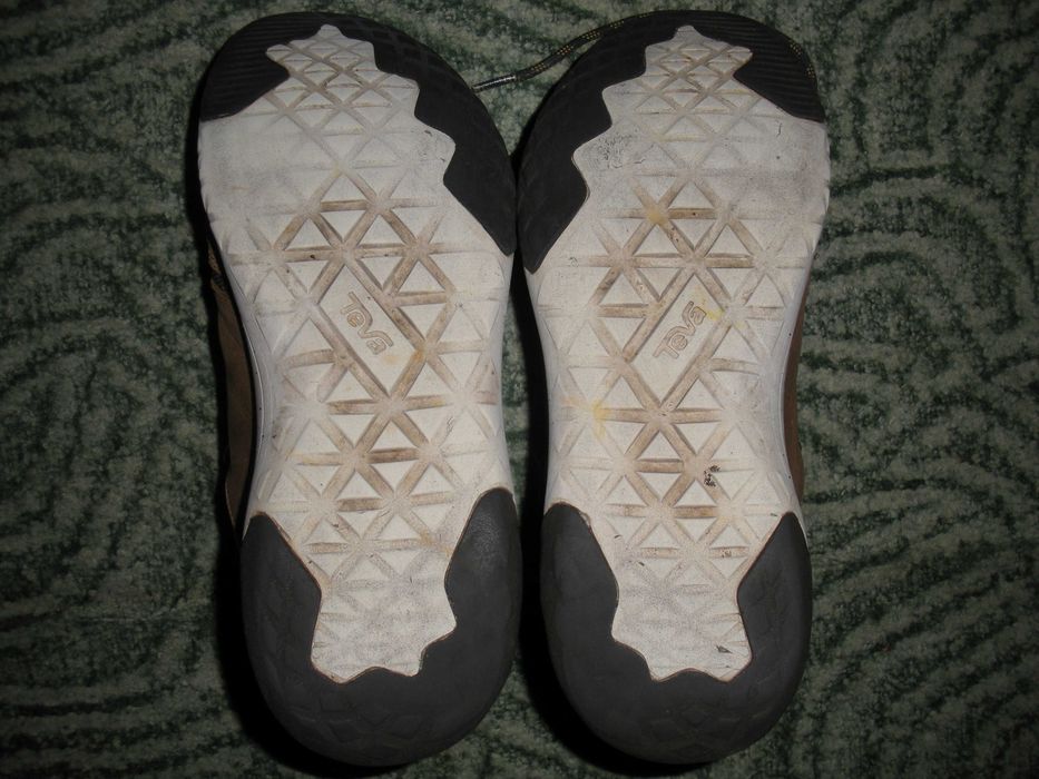 Кроссовки Teva Arrowood