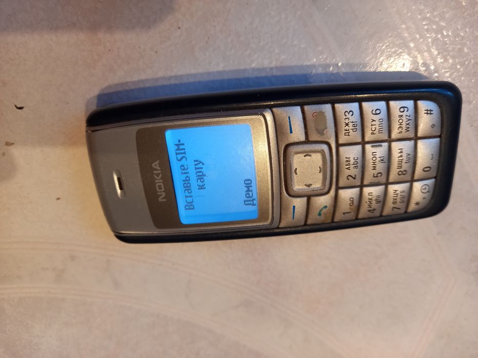 Мобильный телефон Nokia по запчастям