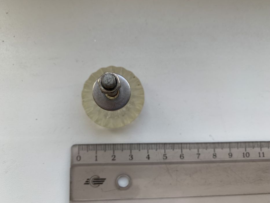 Прозрачная ручка кухонных шкафчиков времён СССР