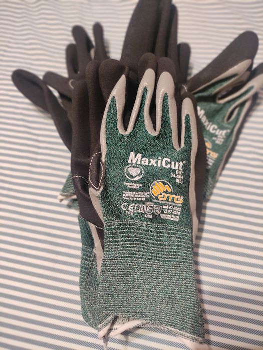 Rękawice Maxi Cut Oil rozm . różne zestaw 4par