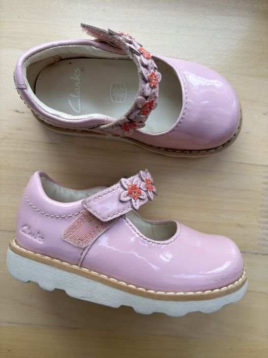 Туфлі на дівчинку, лаковані туфлі Clarks, 20-21 розмір