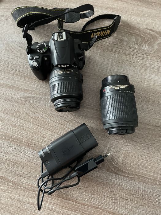 Nikon D3000 + 18-55mm VR + 55-200mm VR + Bolsa + Carregador