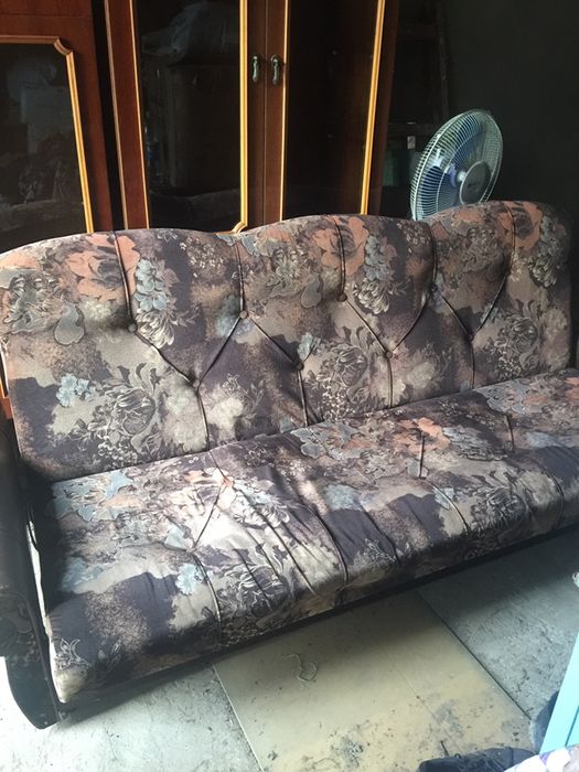 Мяка частина, диван розкладний книжка, два крісла, два пуфіка