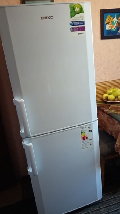 Холодильник Beko cs329020