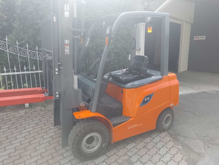 Wózek Widłowy Elektryczny 2,5 T 3,3 M Hangcha