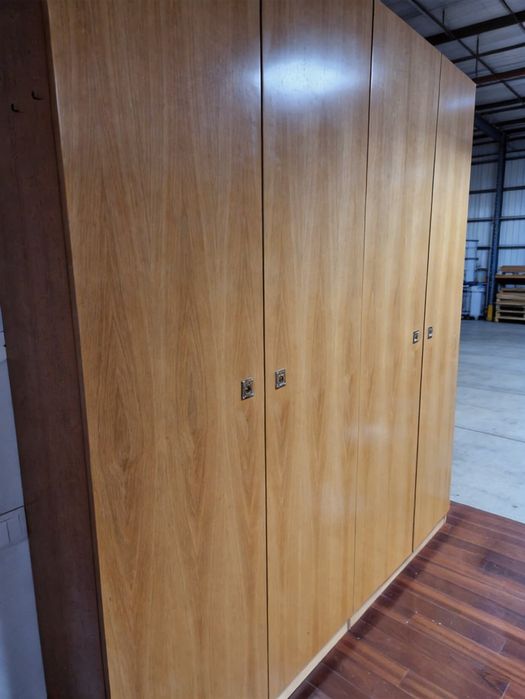 Lote 3 Armarios Altos Teto Melamina Teca Fechadura Felgueiras