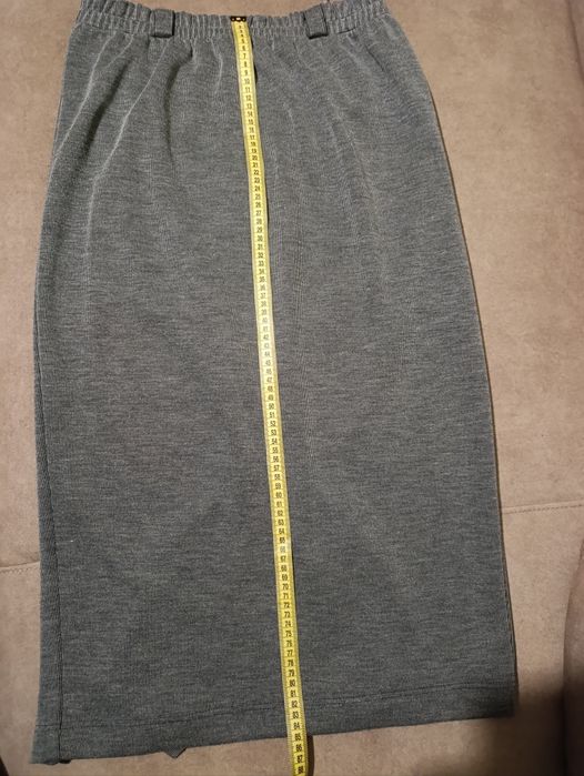 Сіра трикотажна спідниця-максі