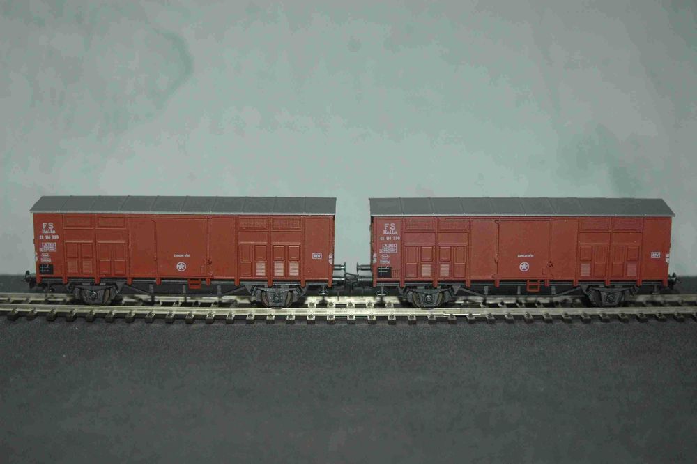 Set de 2 vagões fechados ROCO HO