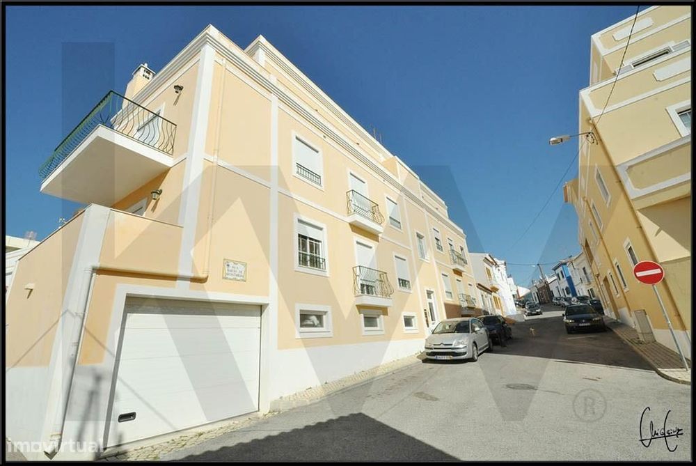 Apartamento T2 com 2 Casas de Banho e Lugar de Garagem em Alcantarilha — Alcantarilha E Pêra, Faro