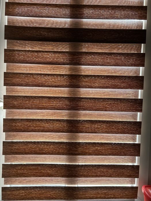 Roleta brązowa w zetawie 2 sztuki dzień i noc