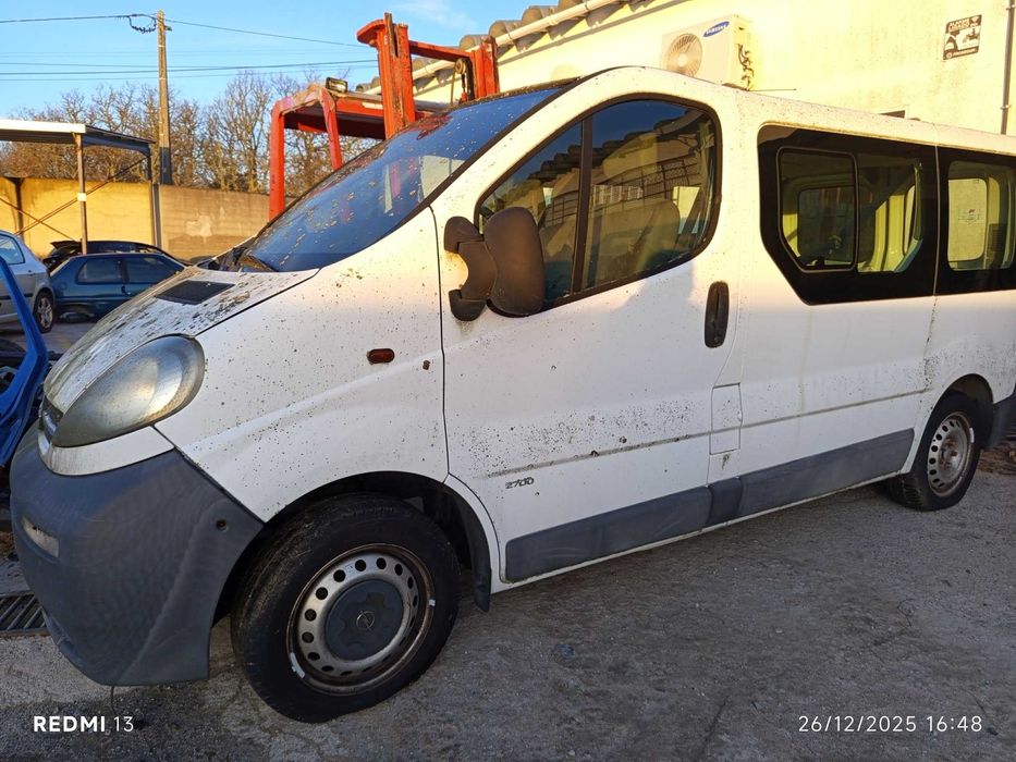 Para peças Opel Vivaro 1.9 DTI ano 2003