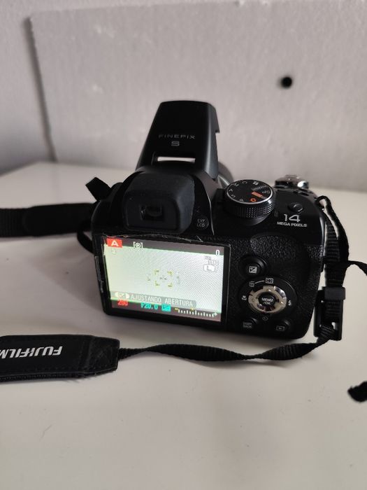 Câmera FinePix S4200