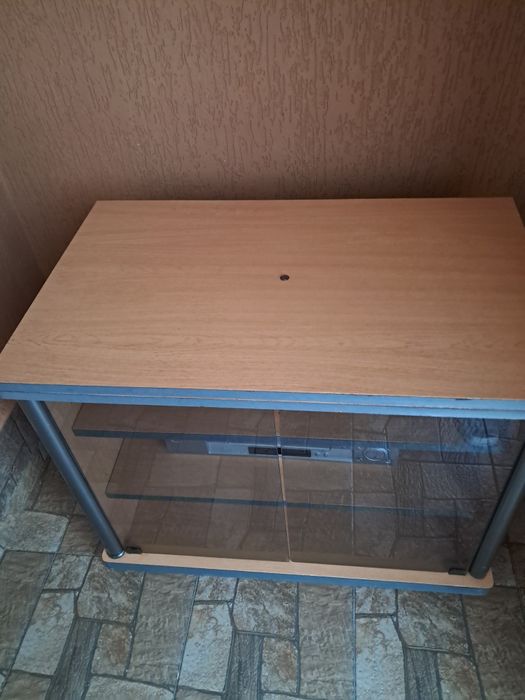 Тумбочка під телевізор.