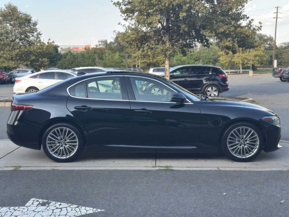 Alfa Romeo Giulia      2018