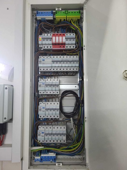 Instalacje elektryczne,  kompensacja mocy, klimatyzacja, elektryk,