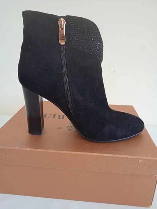 Продам ботинки 39 розмір