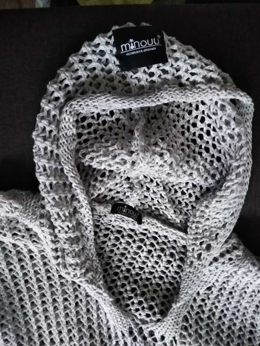 Minouu sweterek bluza z kapturem. Jak nowa.