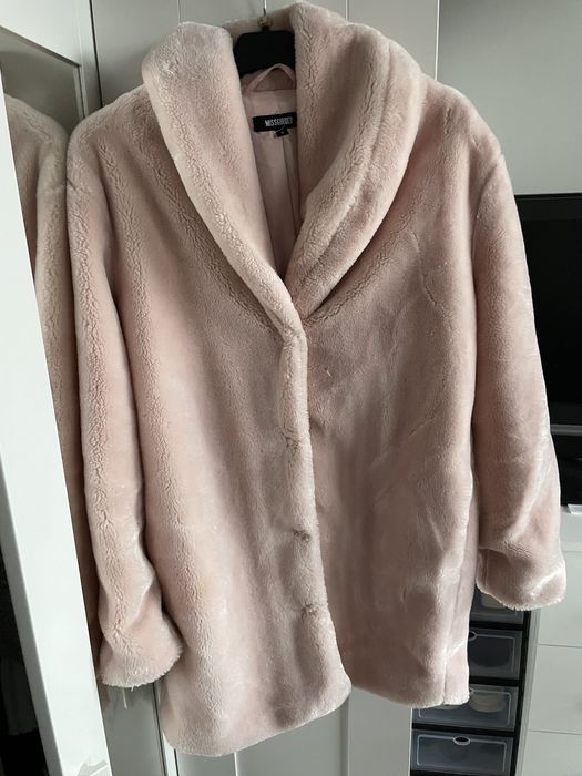 Różowe futerko kożuszek plaszcz asos missguided 34 xs pudrowy roz