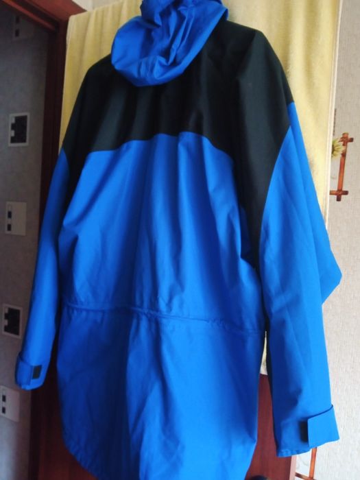 Продам мужскую ветровкуку