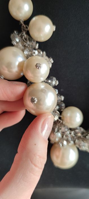 Elegancki naszyjnik w kolorze srebrnym i kremowym impreza wesele duże