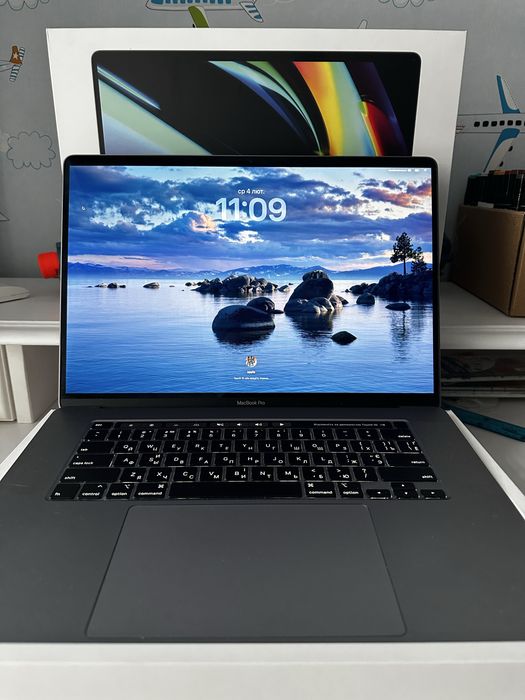 Продам свій Macbook pro 16 16GB 2019 i9 1tb. Ідеальний стан.