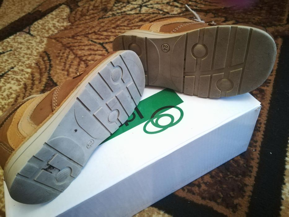 Безкоштовно для біженців. Крутые ботинки для мальчика, 24 р.