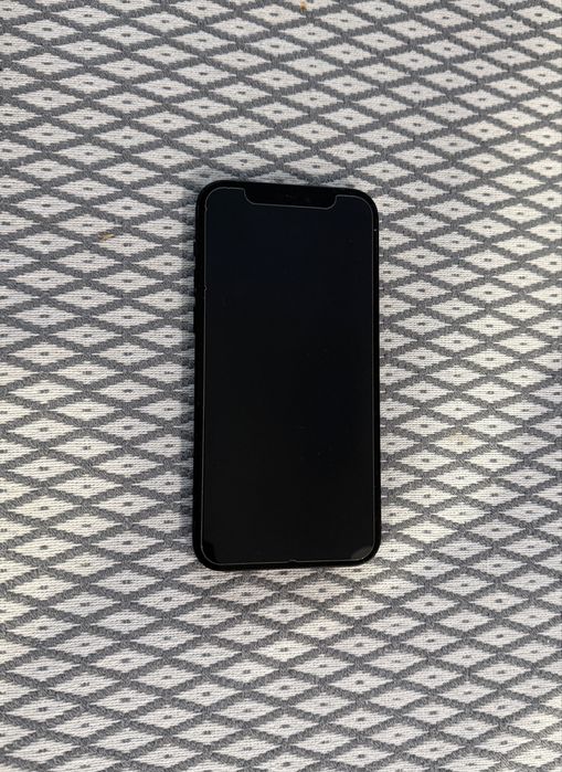 Telefon Iphone 12 -64gb , bardzo dobry stan .