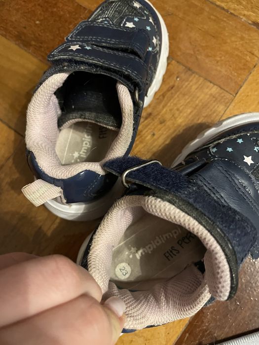 Кросівки для дівчинки