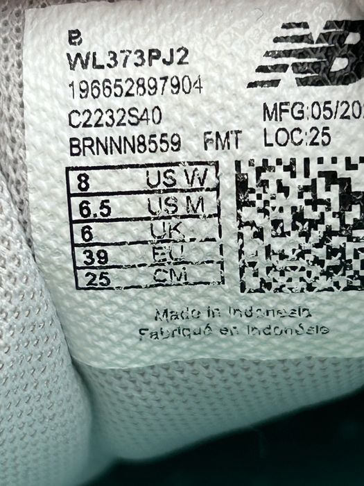 кросівки New Balance 373v2, розмір 39