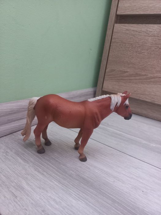 koń schleich figurka