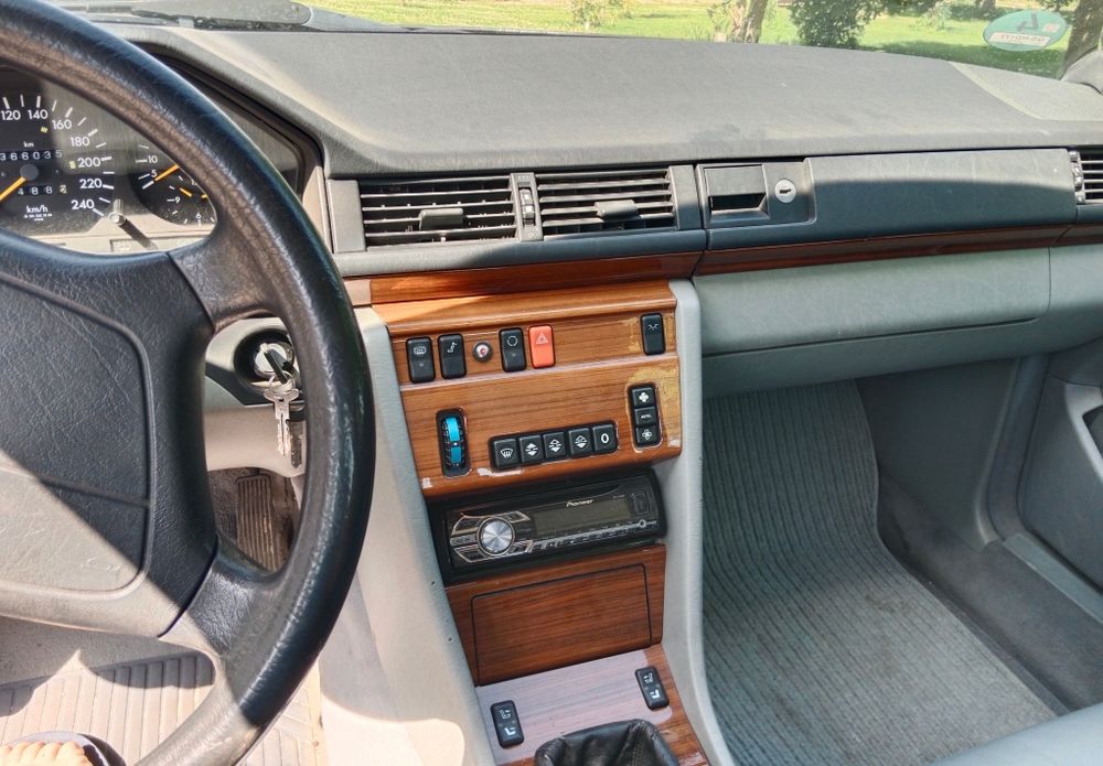 Mercedes w124 2.2 150 KM