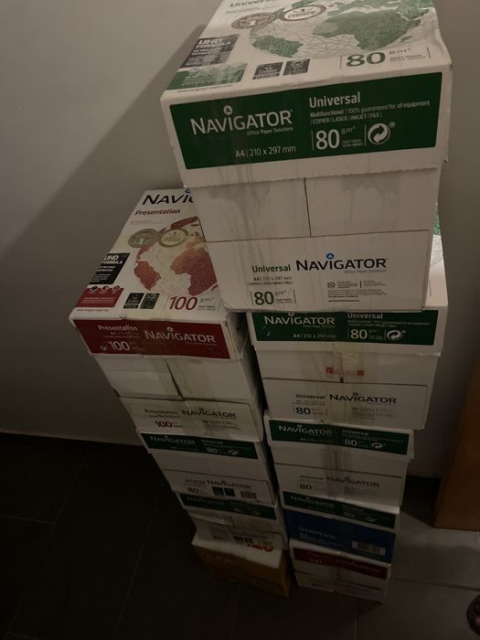 SO HOJE  47 resmas de papel  9 caixas .160 euros