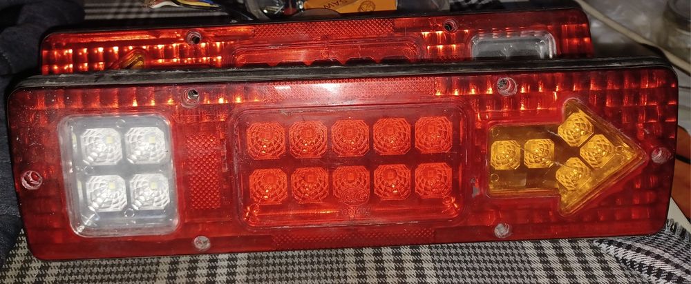 Faróis  de reboque em led.