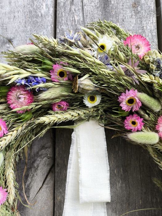 Натуральний віночок з сушених трав та квітів на двері/стіну