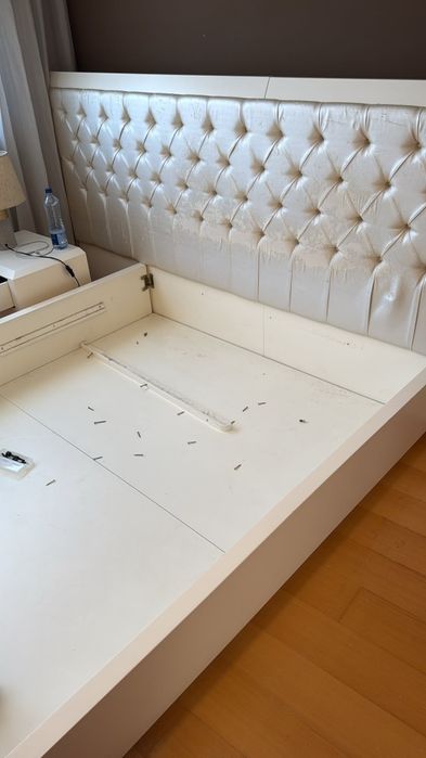 Cama de casal sem colchão