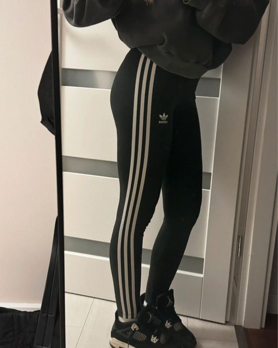 czarne legginsy sportowe adidas