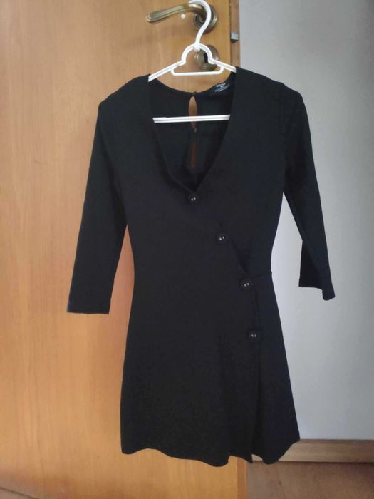 Seksowny czarny kombinezon mini XS Bershka
