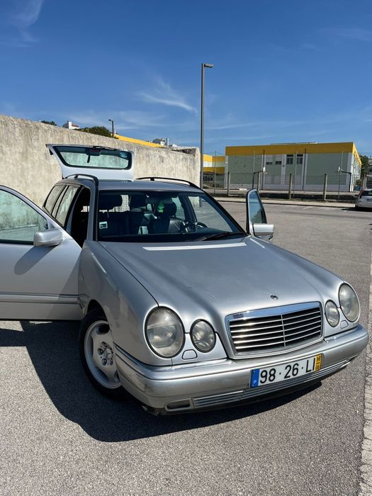 MERCEDES-BENZ E300 Avantgard