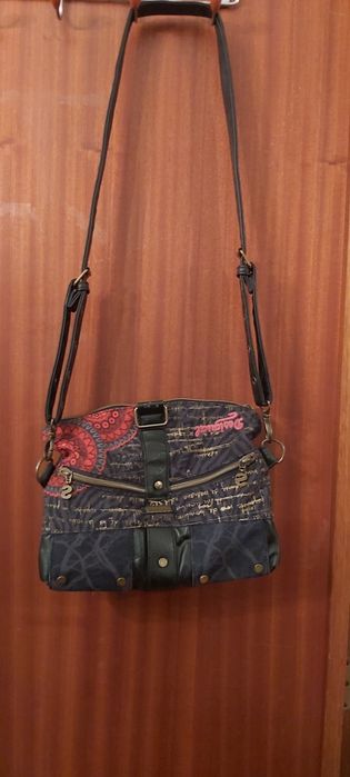 4€-Vendo várias bolsas, várias marcas, bons preços