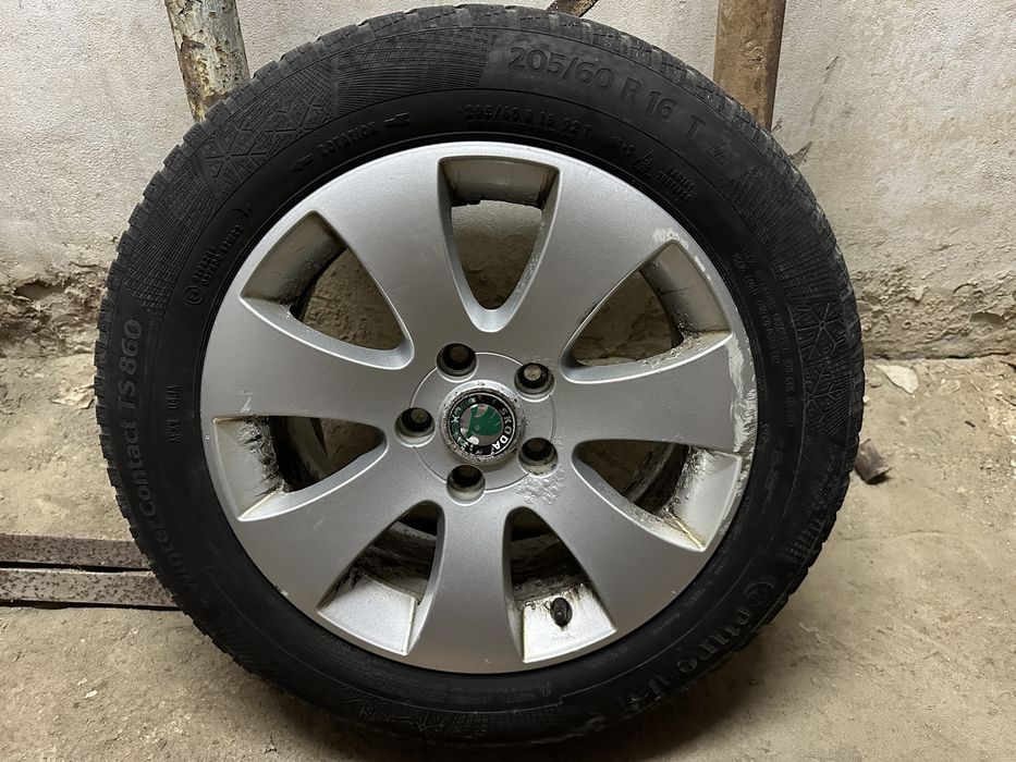 Зимова резина на дисках R16 Skoda
