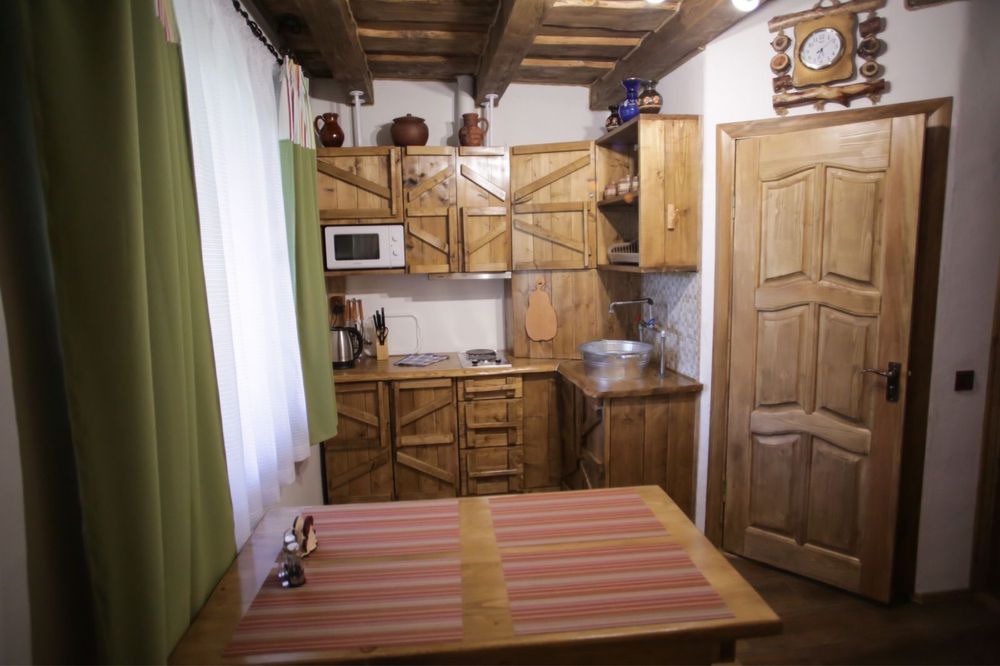 Садиба ЕКО-ДІМ, з власним Чаном та басейном відпочинок в Закарпатті