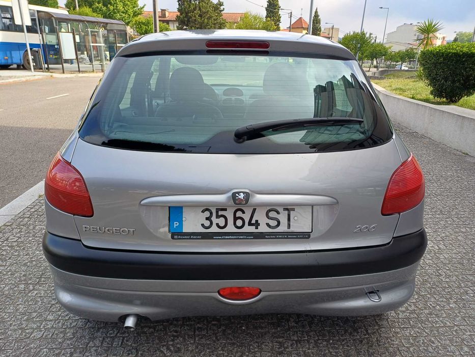 Peugeot 206 1.1 gasolina impecável
