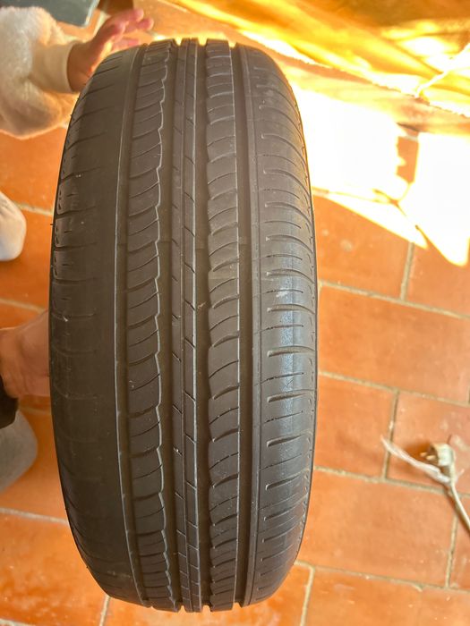 Pneu com aro 13 165/70R