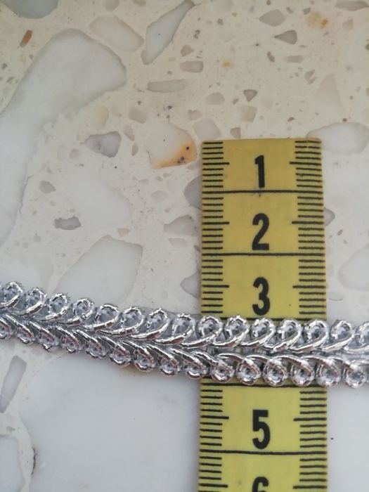 Pasmanteria nowa taśma ozdobna.