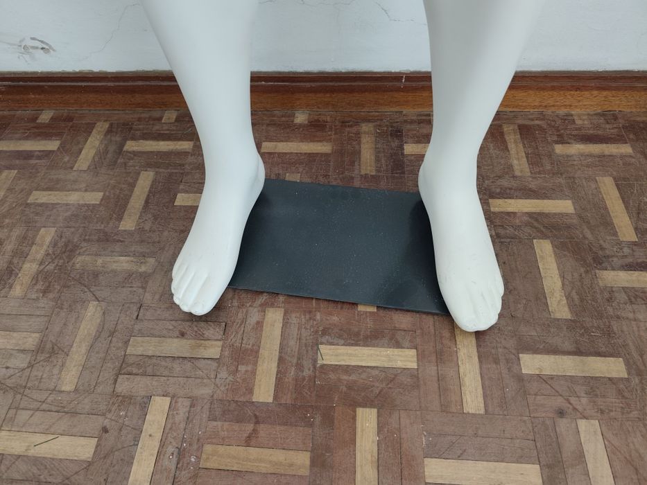 Manequim pernas de homem com base