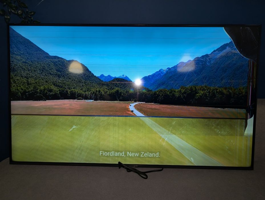 Uszkodzony telewizor Samsung 43" UE43AU7192U