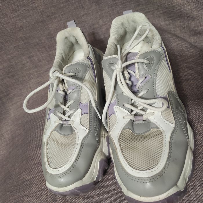 Buty sportowe na platformie